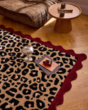 Âme fauve – Tapis en laine motif léopard - bordeaux