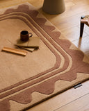 Cèdre blanc – Tapis en laine wavy marron