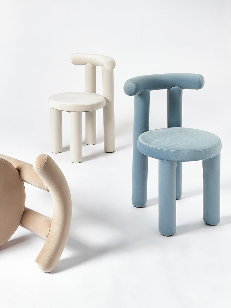 Chaise rembourrée en velours Calan