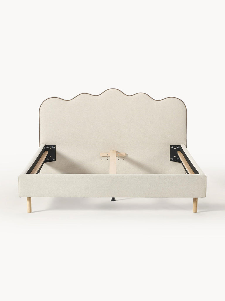 Lit matelassé avec tête de lit ondulée Romy