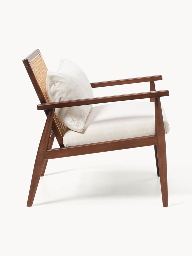Fauteuil lounge en noyer et hévéa Manuell
