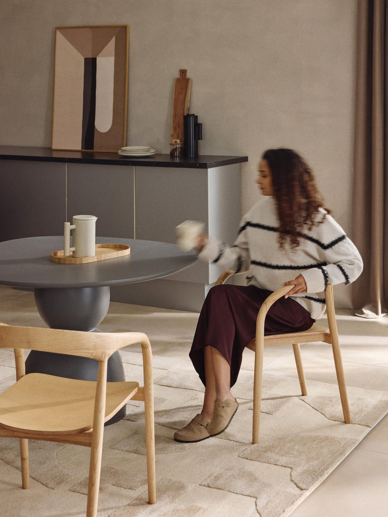 Chaise à accoudoirs en frêne Camille