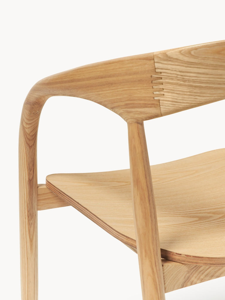 Chaise à accoudoirs en frêne Camille