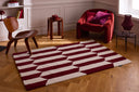 Rouge d'orage – Tapis en laine graphique - Bordeaux