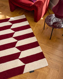 Rouge d'orage – Tapis en laine graphique - Bordeaux