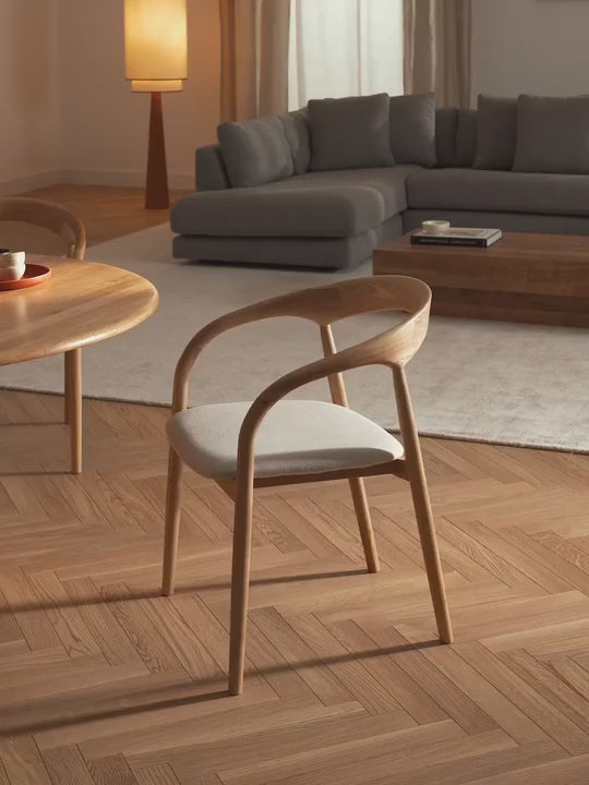 Chaise à accoudoirs en frêne avec assise rembourrée Camille